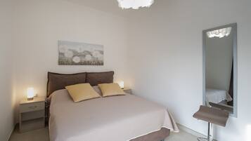 1 Schlafzimmer, BĂŒgeleisen/BĂŒgelbrett, kostenloses WLAN, BettwĂ€sche