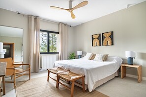 5 bedrooms, iron/ironing board, free WiFi, bed sheets