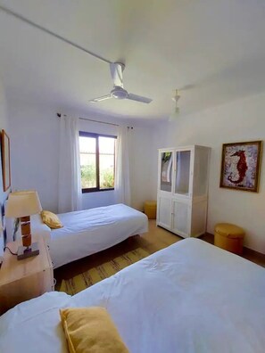 3 quartos, Wi-Fi de cortesia, roupa de cama