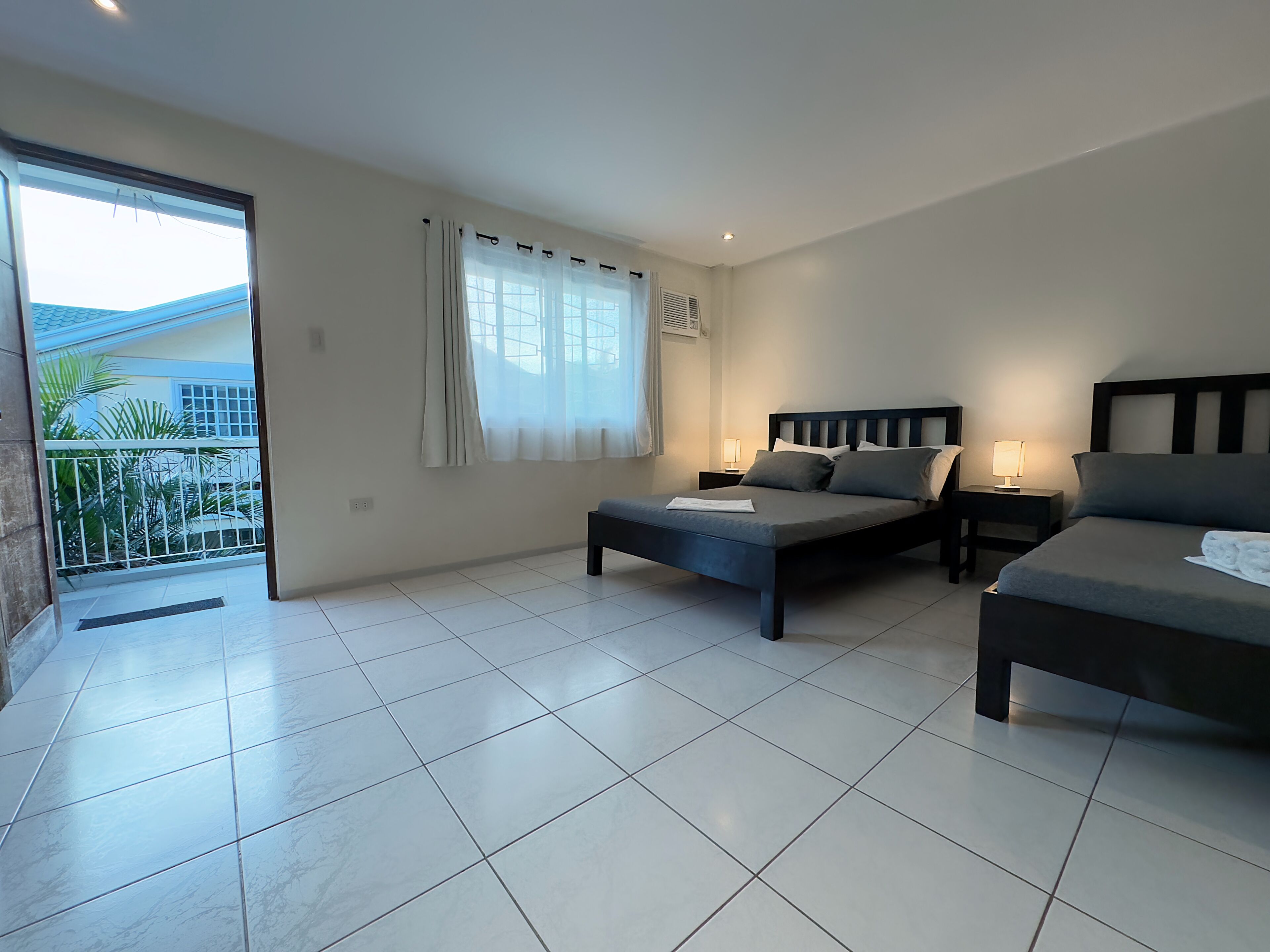 Laptop workspace, iron/ironing board, free WiFi, bed sheets