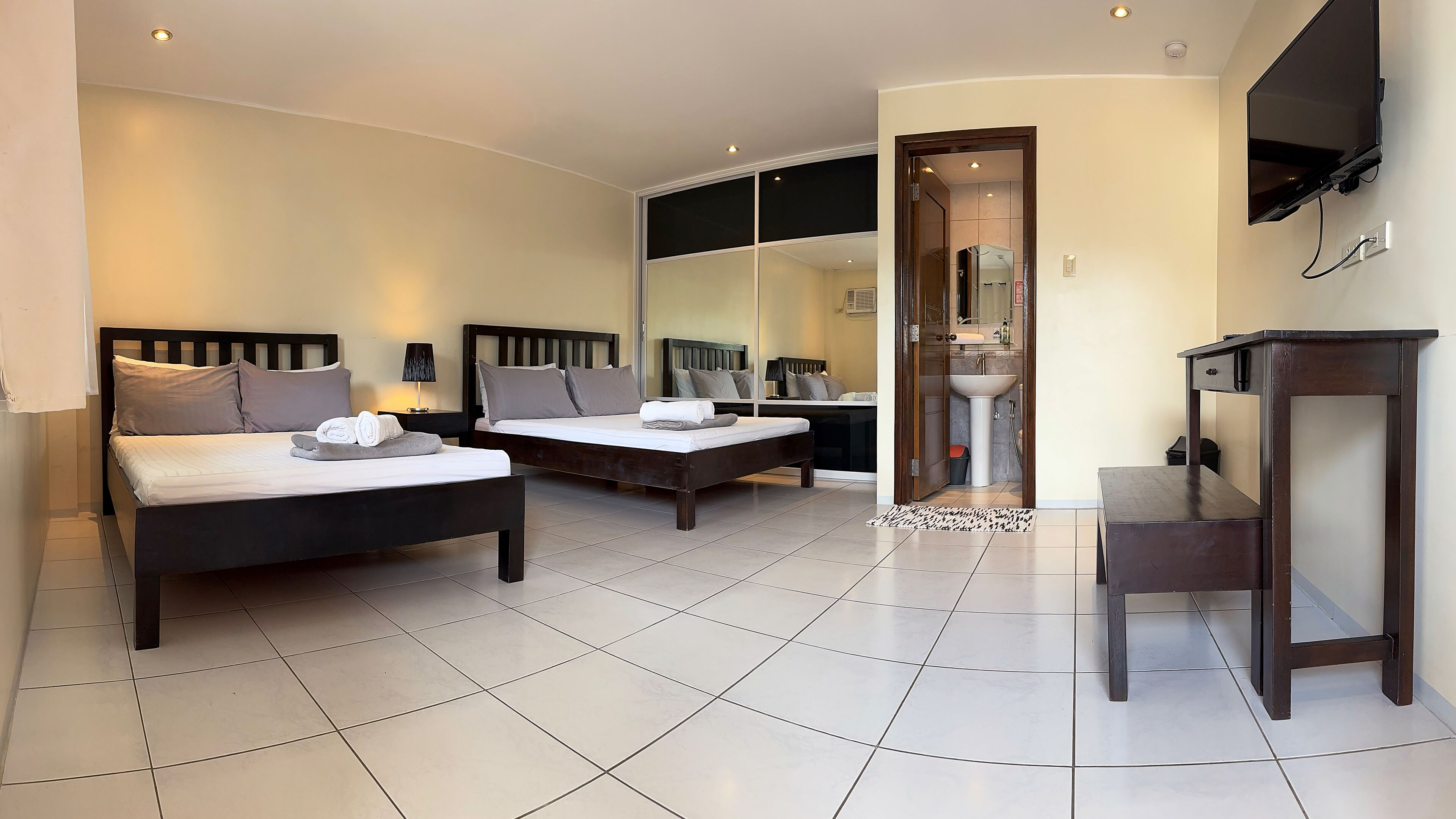 Standard Quadruple Room | Laptop workspace, iron/ironing board, free WiFi, bed sheets