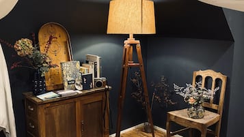 Superior Apartment | 1 bedroom, individually decorated, individually furnished, desk