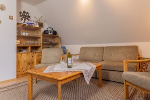 Interior - Einfach mal Ausspannen: Die Obergeschoss-wohnung Liegt in Unmittelbarer Nähe ein (Carolinensiel)