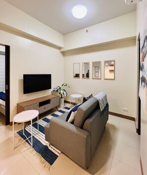 Living area - Q Incomparable Comfort (Iloilo City)