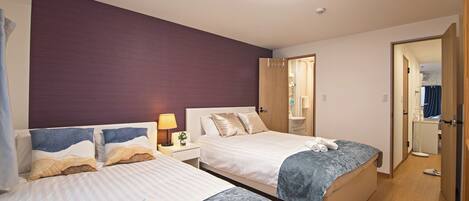 2 soverom, skrivebord og wi-fi (inkludert)