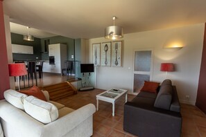 Living area - au Bord de la Garonne Ideal Pour Cadres en Mutation et Famille Gare à Proximité (Tonneins)