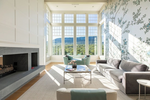 Smart TV, fireplace, books, offices