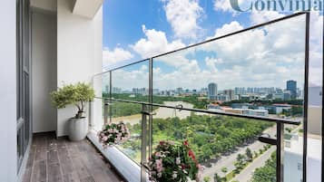 Panoramic Apartment | Balcony