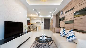 ํ๋
ธ๋ผ๋ฏน ์ํํธ | 2 ๊ฐ์ ์นจ์ค, ๋ฏธ๋๋ฐ, ๊ฐ๊ฐ ๋ค๋ฅธ ์คํ์ผ์ ์ธํ
๋ฆฌ์ด, ๊ฐ๊ฐ ๋ค๋ฅด๊ฒ ๊ฐ๊ตฌ ๋น์น