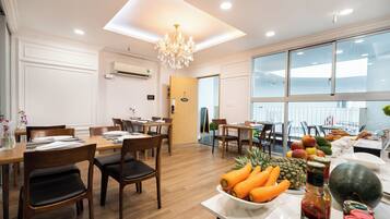 ๋งค์ผ ์์นจ ์์ฌ ์ ๋ฃ