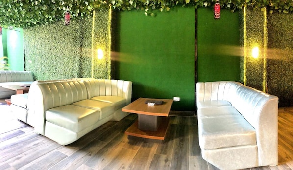 Sports bar