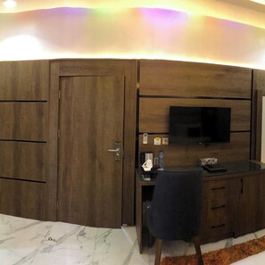 Luxury Room | Bathroom - Hotel by Luxury L'auberge (Jos)