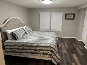 3 bedrooms, desk, iron/ironing board, free WiFi