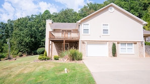 Exterior - Eli's Woodland Escape (Russellville)