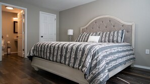 3 dormitoris, escriptori, planxa i posts de planxar i wifi gratuïta