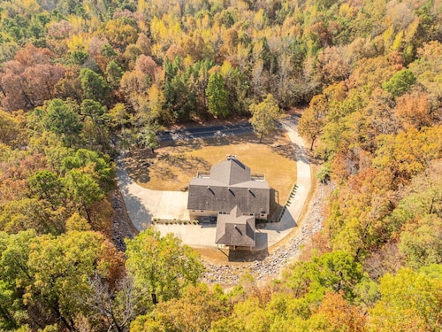 Aidan`s Mountainside Manor