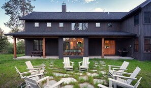 Outdoor dining - Forest Ridge Teton Basecamp with Hot Tub & Game Room (Victor)