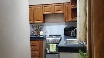 KylskÄp, mikrovÄgsugn, ugn och kaffe- och tebryggare