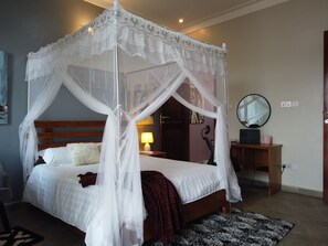 4 sovrum, värdeförvaringsskåp på rummet och strykjärn/strykbräda