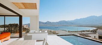Villa d' Architecte Avec Superbe vue sur la Baie de Calvi, Entre mer et Montagne