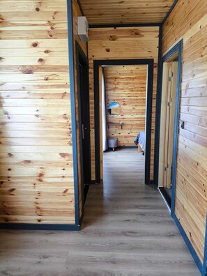 Familien-Baumhaus, 1 Schlafzimmer | 1 Schlafzimmer, hochwertige Bettwaren, kostenlose Babybetten