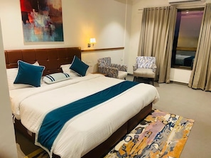 1 habitación, caja de seguridad en la habitación y muebles diferentes