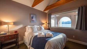 3 habitaciones, tabla de planchar con plancha, wifi y ropa de cama