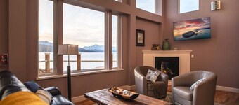 Glacier + Tide Residence