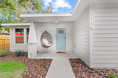 TIDE + TAILGATE - Sleeps 12, Arcades, Mini Golf