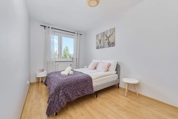 1 habitación, tabla de planchar con plancha, wifi y ropa de cama 