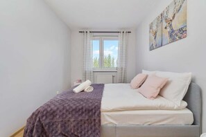 1 habitación, tabla de planchar con plancha, wifi y ropa de cama 