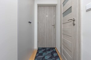 Interior - Al. Solidarności 92 | Apartment | Air-conditioning (Warszawa)