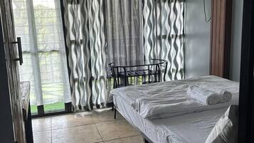 3 bedrooms, bed sheets