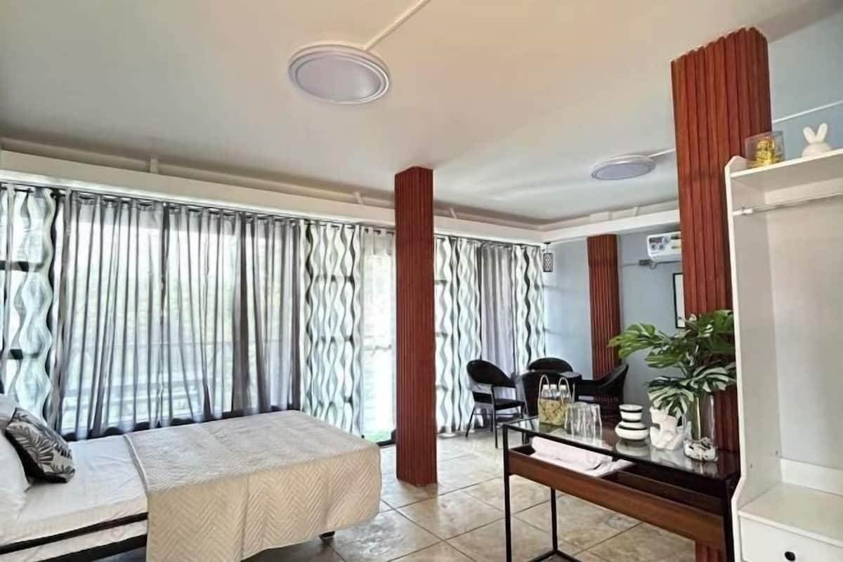 3 bedrooms, bed sheets