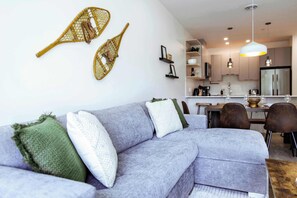 Fernseher, Kamin, Arbeitsbereiche