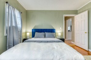 3 bedrooms, iron/ironing board, free WiFi, bed sheets