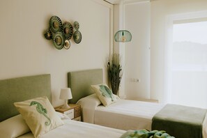 2 camere, una scrivania, insonorizzazione, ferro/asse da stiro