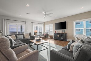 Smart-TV, DVD-spiller og filmbibliotek