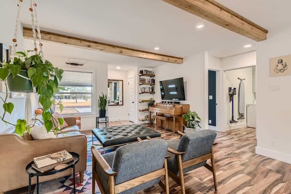 Televisión, videojuegos y oficina