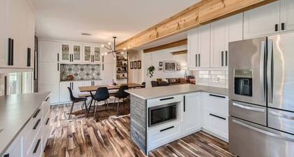 Casa Verde. Mid-century Charmer in Old Town!