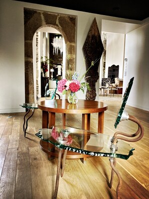 Unclassified image, 2 of 34, button - Castle by the Sea (Carantec)