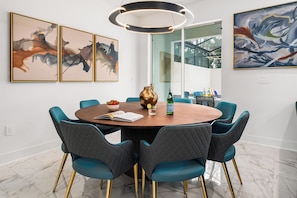 Casa de ciudad (5 Bedroom Townhome) | Comedor