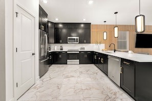 9 Bedroom Estate with Pool and Theater | Private kitchen - Villatel Orlando Resort (Orlando)