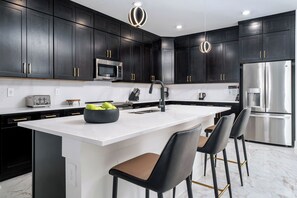 7 Bedroom Estate with Pool | Private kitchen