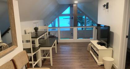 Waterfront retreat; open concept; remodeled; perfect for large families!