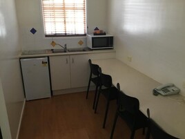 Family Room, Multiple Beds, Kitchenette | Private kitchen | Fridge, electric kettle