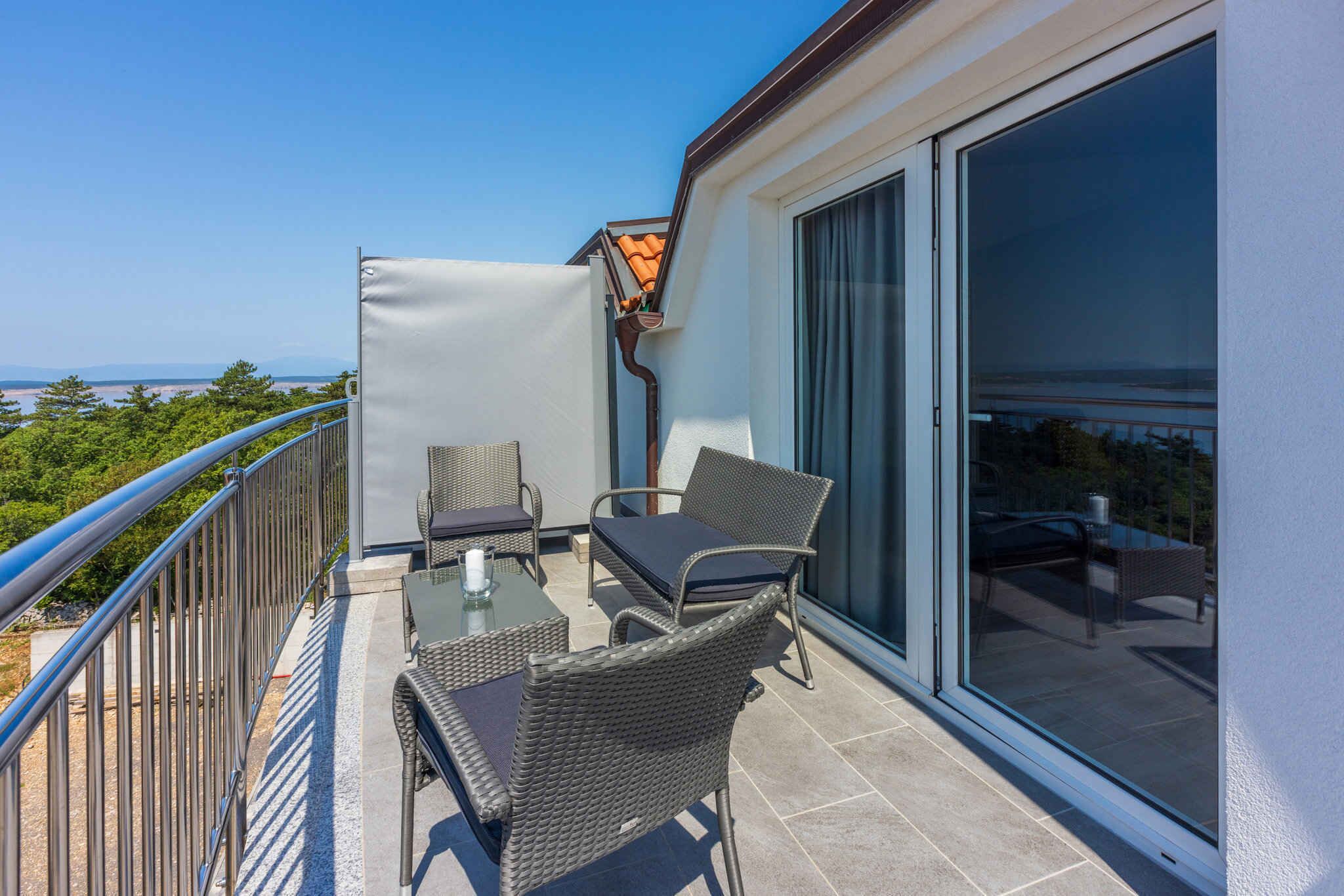 المنطقة المحيطة بالمنشأة