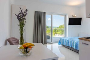 1 室のベッドルーム、WiFi