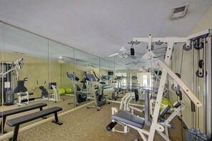 Fitness facility - Gated Beach Condo • Pool, Tennis, Gym • Walk to Ziggy’s • St. Simons (St Simons)