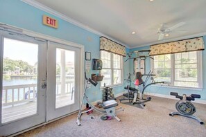 Fitness facility - Ocean Walk • Heated Pool + Lake Views • Walk to Pier Village (St Simons)